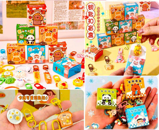 20165 Cute Cartoon Mini Keychain Blind Box Plastic Keychain Pendants Toys Dolls {Random Design }