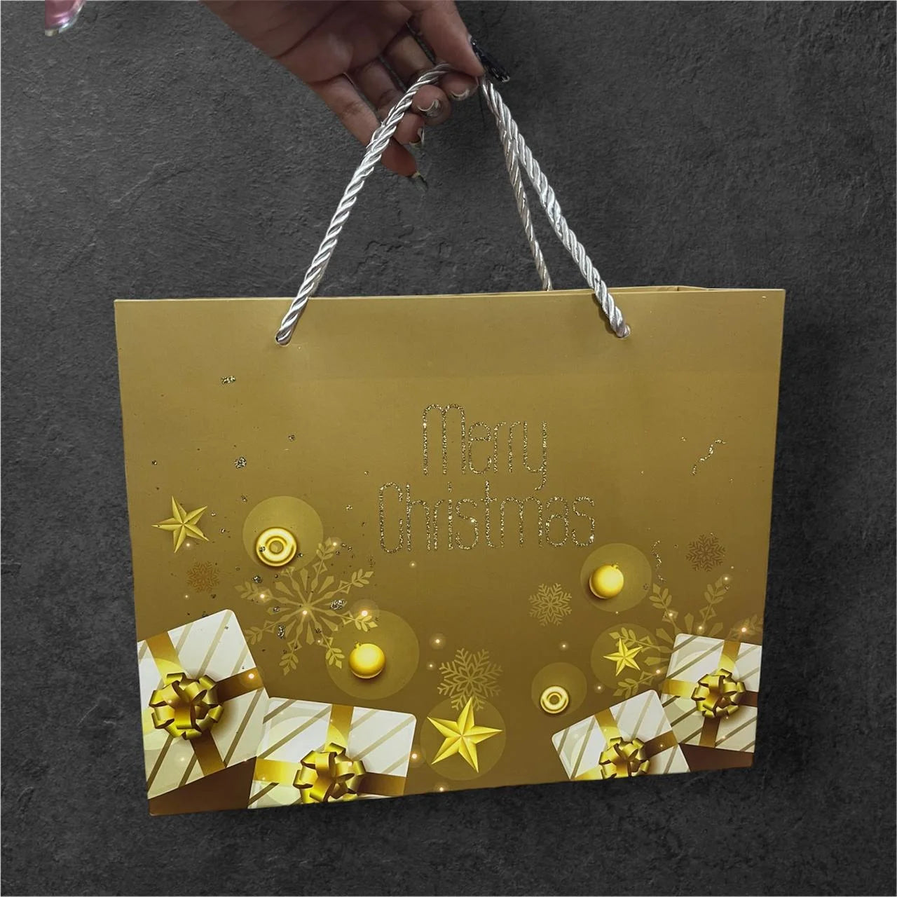 20108 Christmas Gift Bags Beautiful Designs for Christmas Gifts {Random Design}