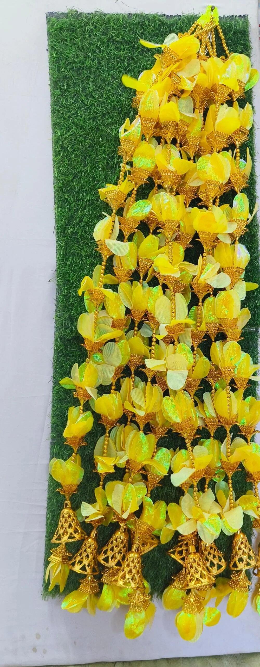 6085 (10 pcs ) Sparkle Flower Moti Latkan 3 ft each