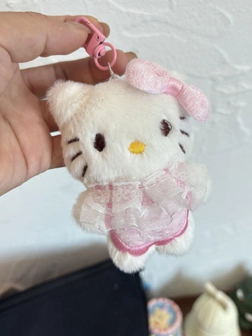 G-1076 Hello Kitty and Friends Plush Keychain {Multicolor]