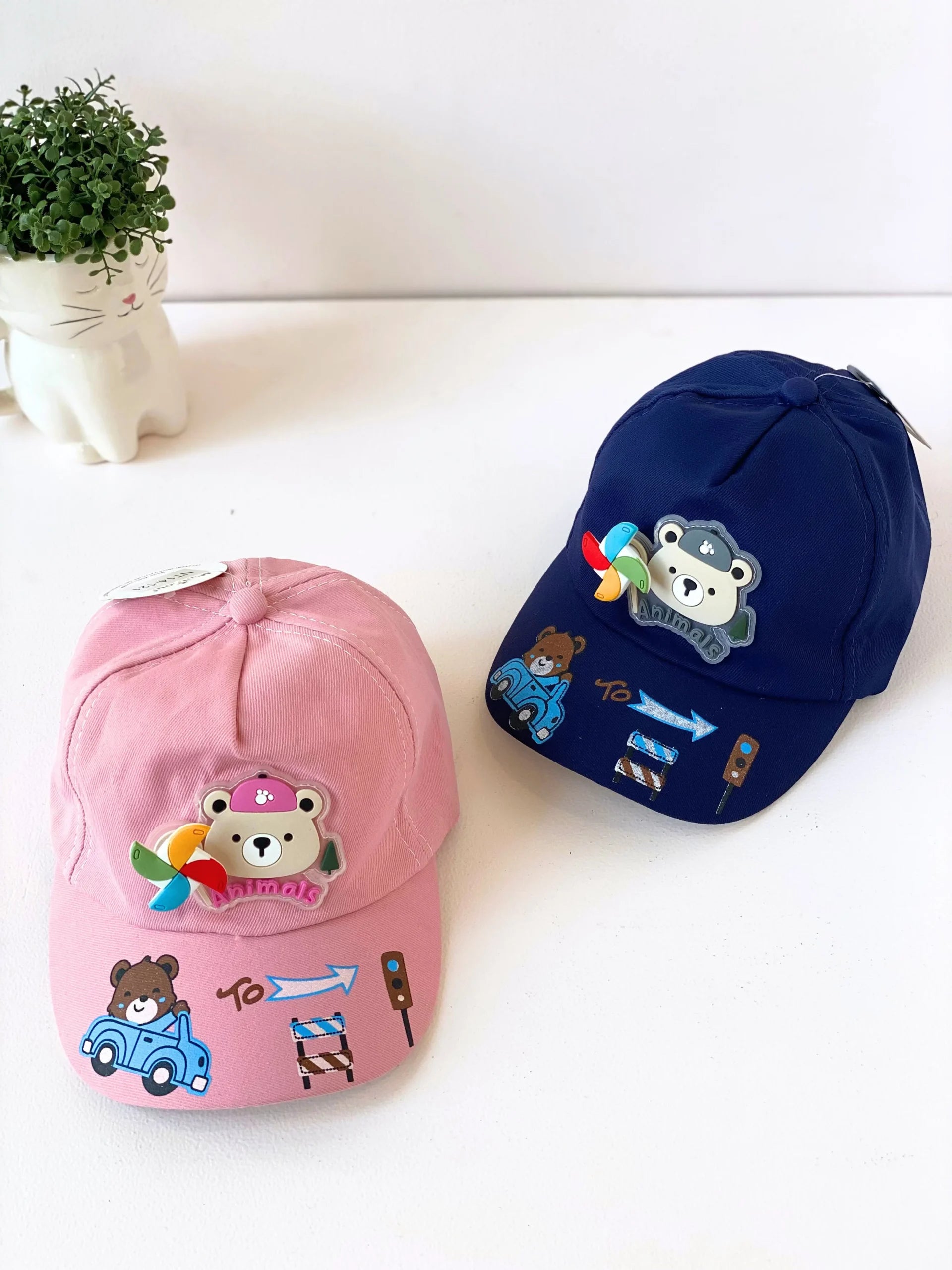 20103 Kids Baseball Cartoon Them Spinner Cap 3 to 5 Years Random Design