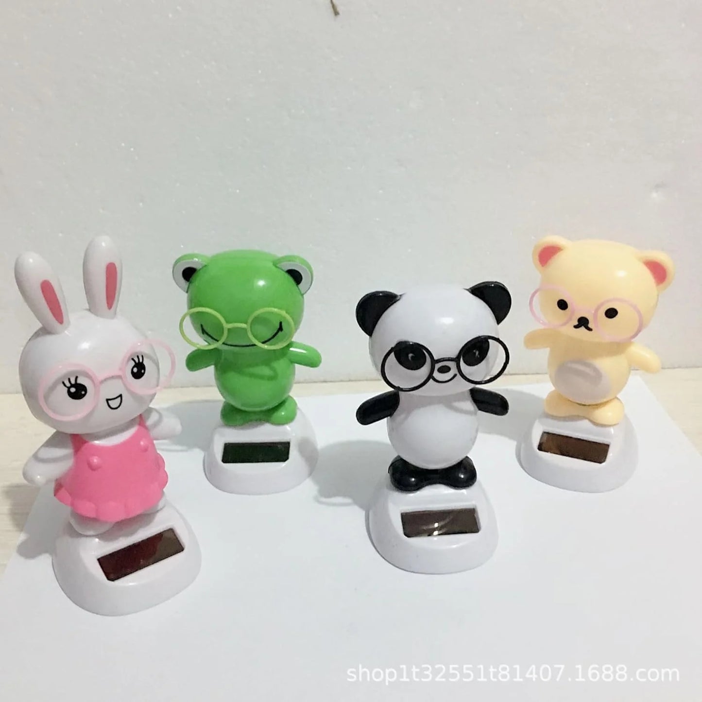 10274 Solar Powered Dancing White Panda Dolls Swinging Animated Sun Catcher Car Decor Portable Suncatchers Home Car Ornament Kids Toys Gifts (1 pcs)