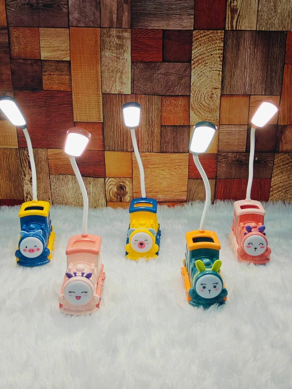 8050 Train Engine Shape LED Desk Lamp