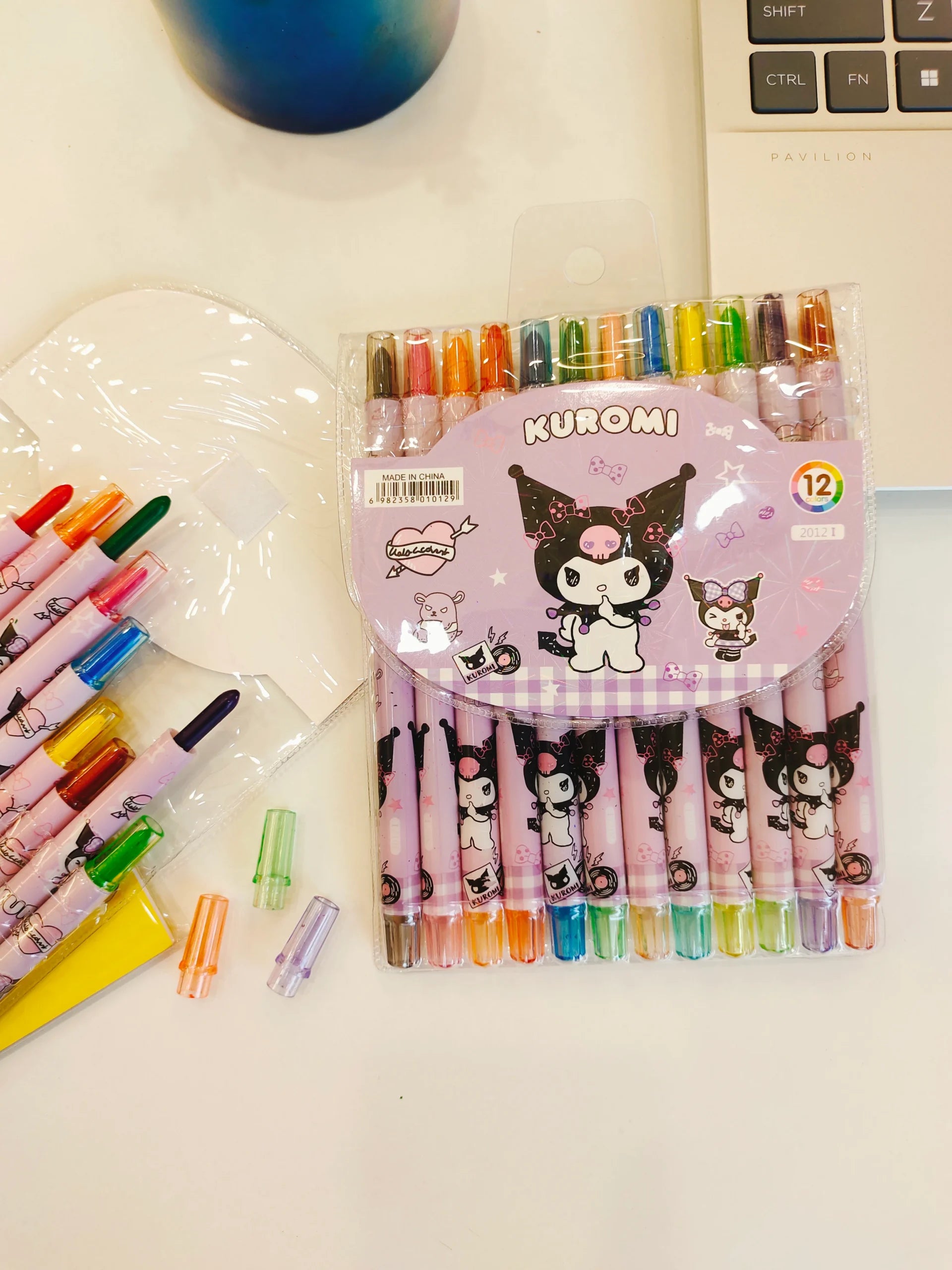 1012 F – CUTE ADOREABLE TWISTING ROLLING CRAYONS MULTICOLOUR PACK OF 12 COLOURS