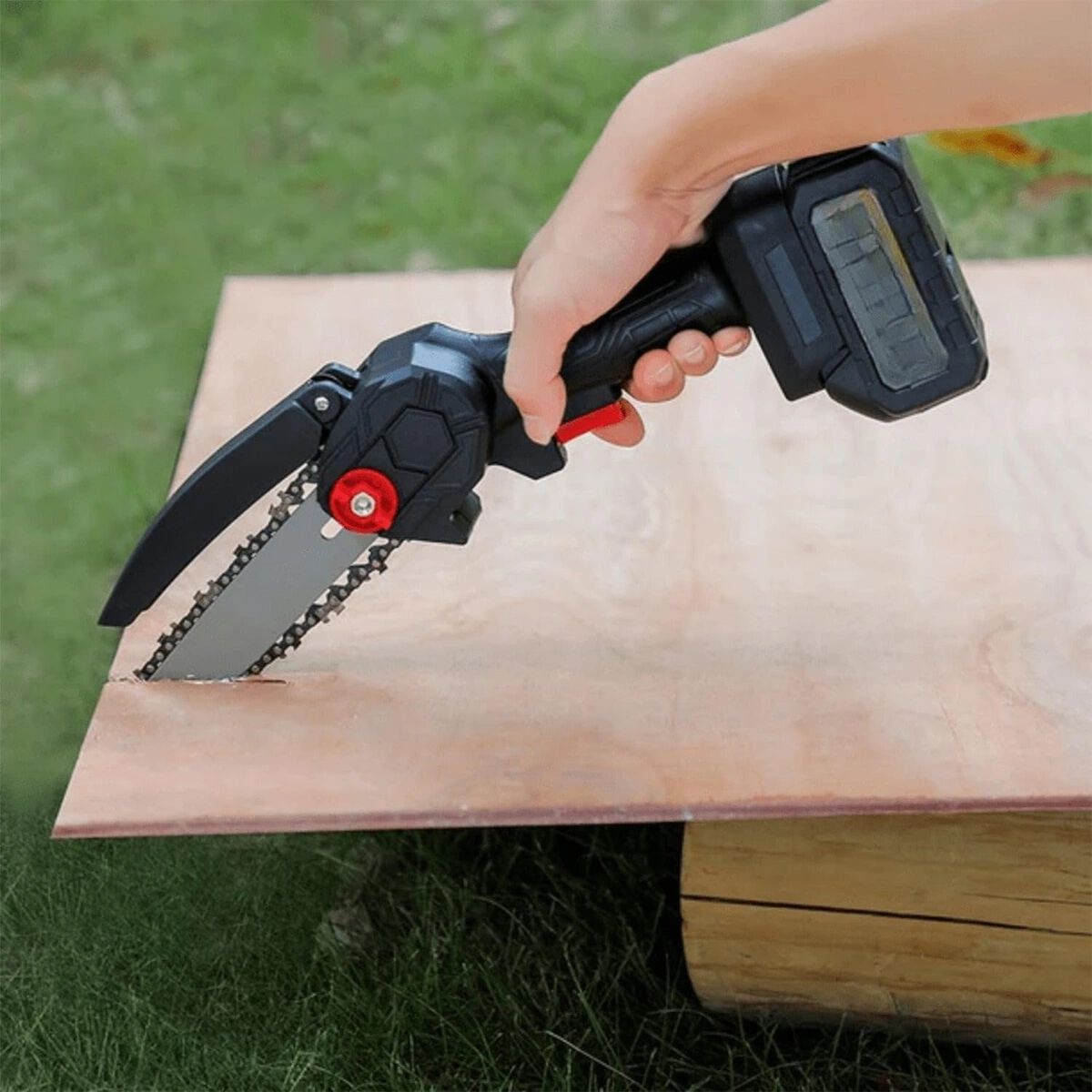 20830   48V Mini Cordless Chain Saws Battery Power Electric Heavy Duty Battery Hand Saw 6inch