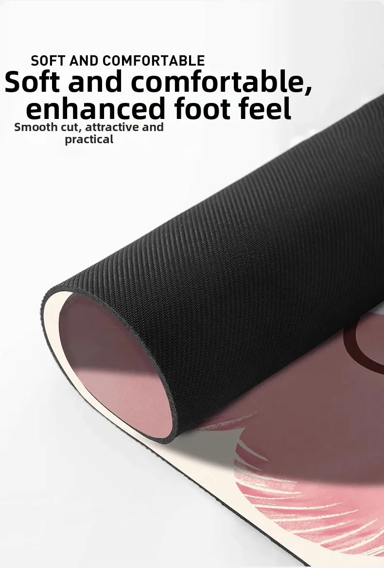 21137 Shinchan Leaf Mat absorbs water, keeping your floors dry and slip-free