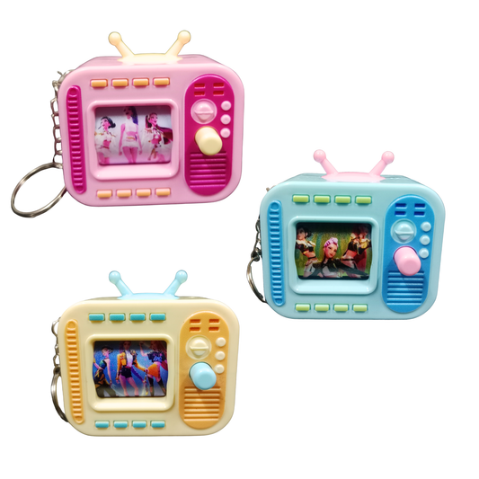 20547 Mini Retro TV Keychain {Random Color}