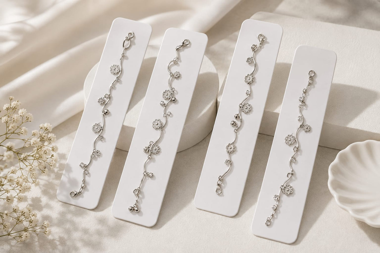 21171 Silver Flower Charm Bracelet for Women – Elegant Adjustable Link Bracelet