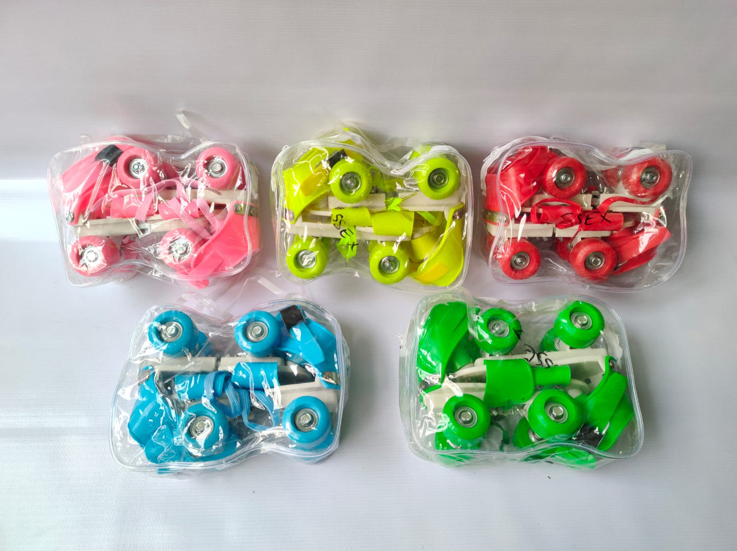 10549 Roller Shoes Roller Skates Shoes Girls Boys Wheel Shoes Kids Wheel … Scale Sports Adjustable Quad Roller Skates for Kids (Multi colour)