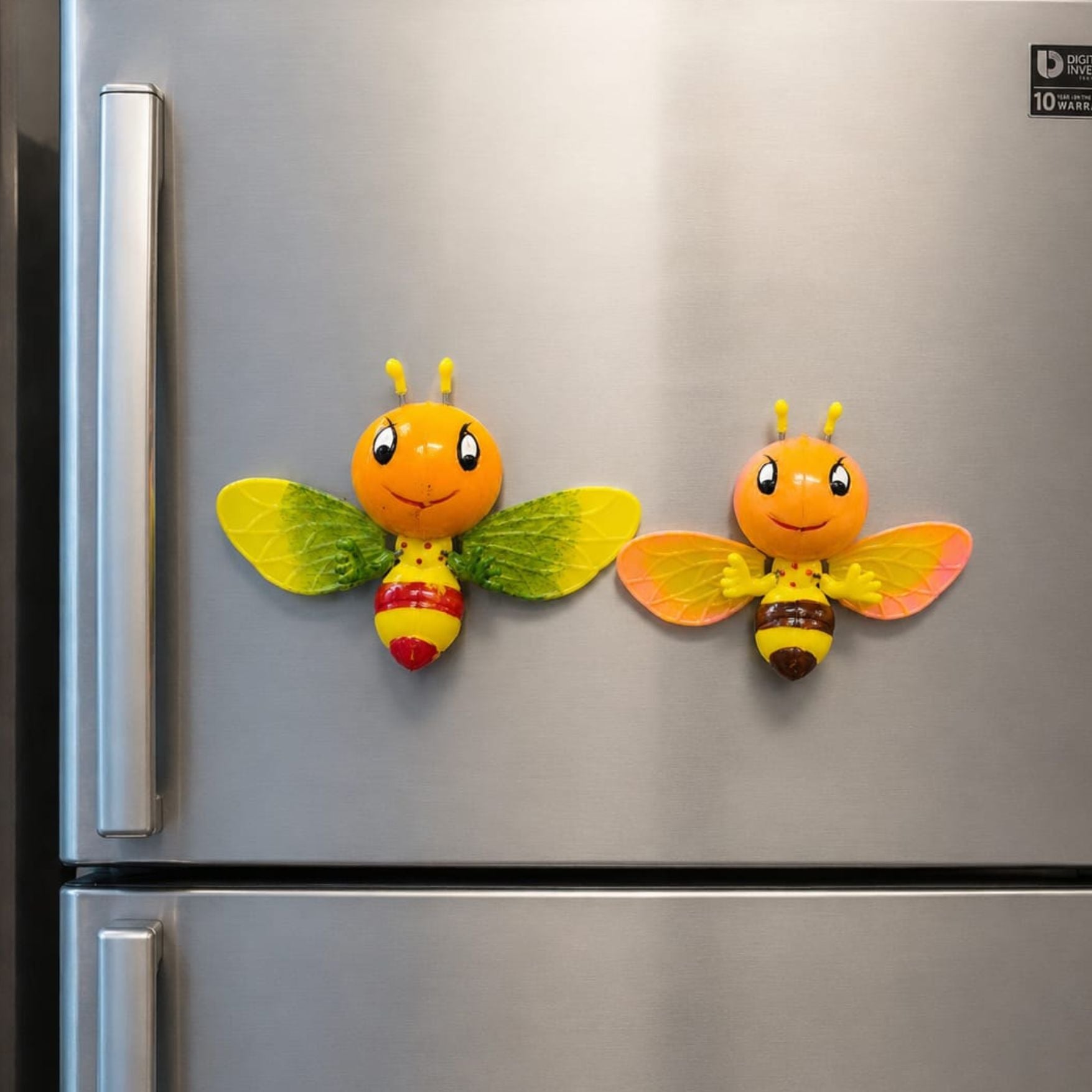 20693 Flying Honey Bee Home Decor Magnet