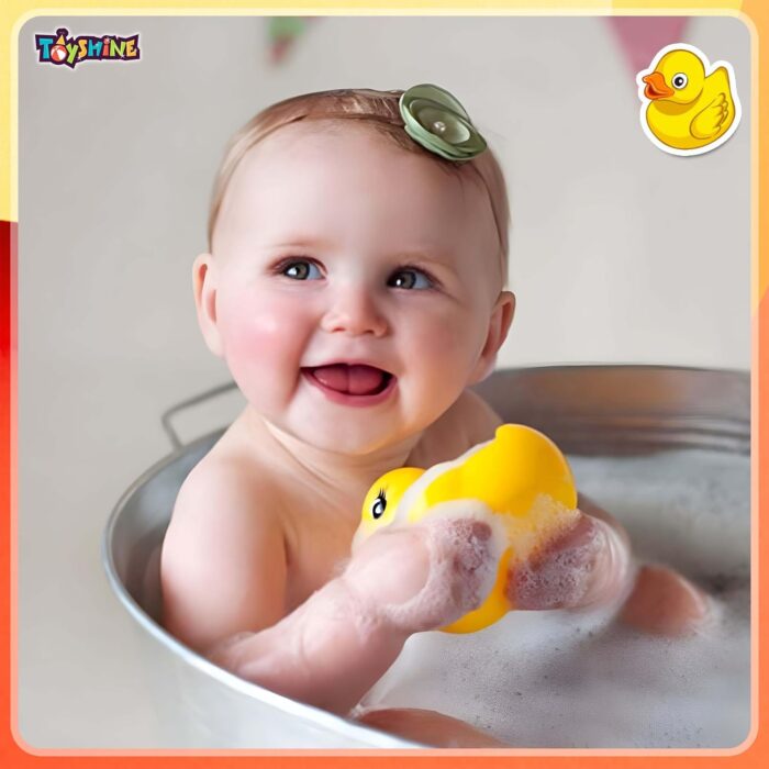 10099 Squeezy Chu Chu Ducks, Duck Family, Bath Toy with Sound - Image 3